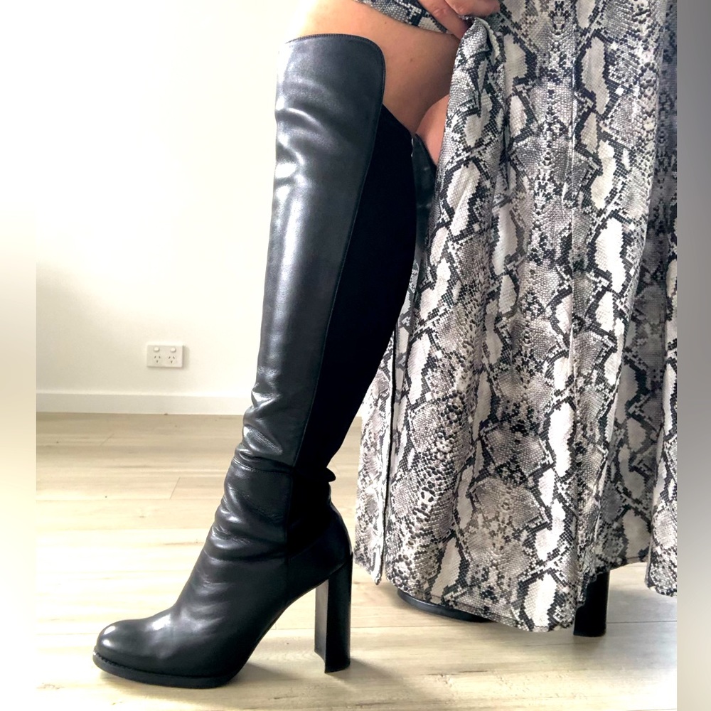 💫HOST PICK 💫 STUART WEITZMAN Over the Knee Black Boots - Picture 1 of 4